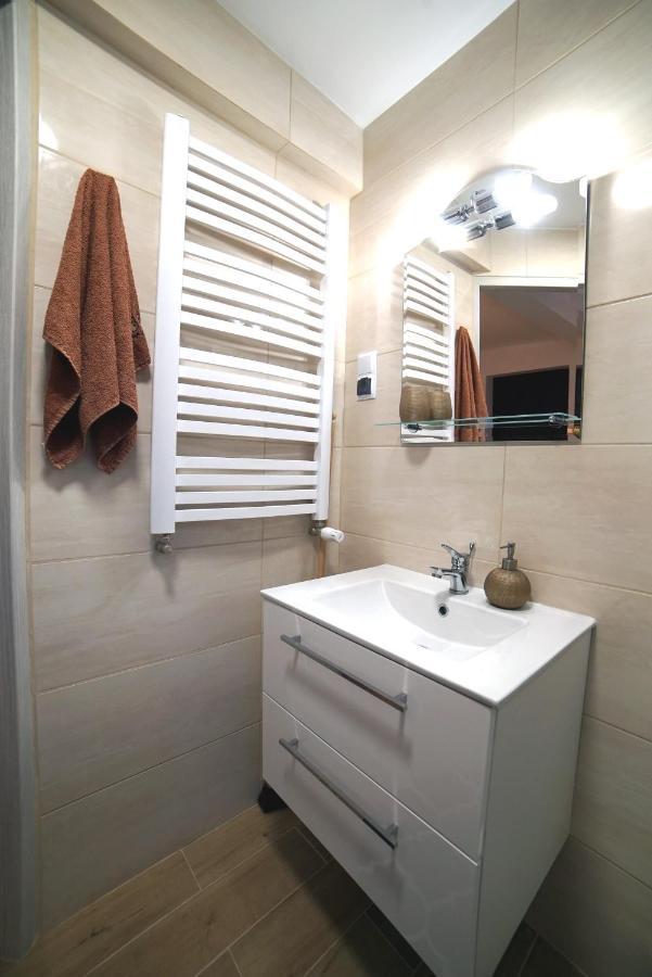 Apartament Naleczow Dom Pod Orzechami Екстериор снимка